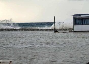 Απαγορευτικό απόπλου σε βασικά λιμάνια λόγω ανέμων 9 μποφόρ