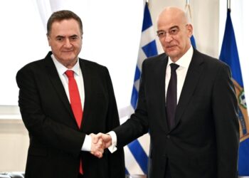 Ο υπουργός Εθνικής Άμυνας Νίκος Δένδιας με τον Ισραηλινό ομόλογό του Ίσραελ Κατς