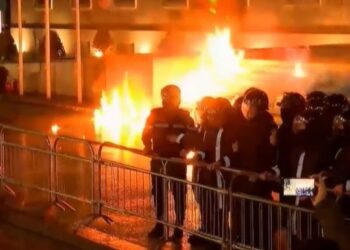 Αλβανία: Βίαια επεισόδια και τραυματισμοί σε αντικυβερνητική διαδήλωση (vids)