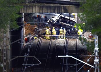 Tρένο συγκρούστηκε με γερανό στη νοτιοανατολική Ισπανία