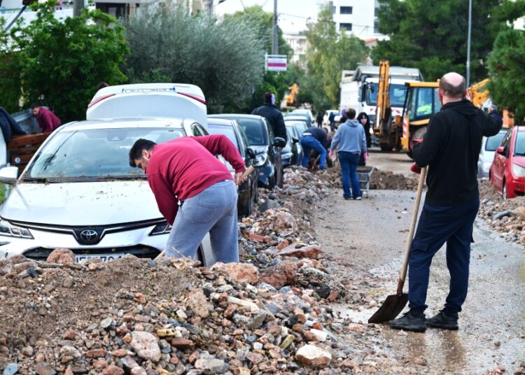 Αττική: Πού εξακολουθούν να ισχύουν απαγορεύσεις κυκλοφορίας μετά την κακοκαιρία