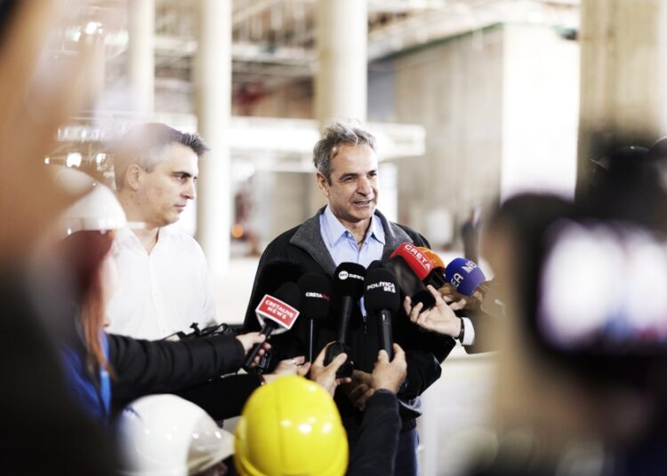 Ηράκλειο: Υπογράφηκε η σύμβαση για τα συστήματα αεροναυτιλίας στο Καστέλι