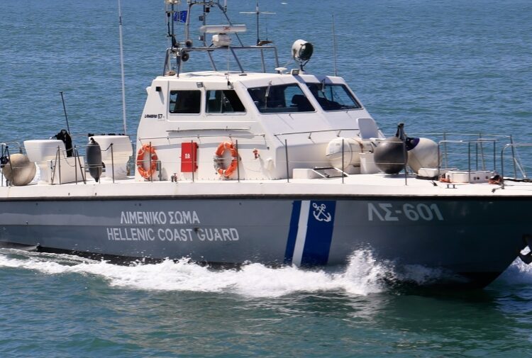 Πέραμα: Εισροή υδάτων σε δεξαμενόπλοιο – Σε εξέλιξη επιχείρηση ασφαλείας