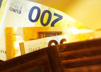 Μετρητά: Πολύ «σκληρά για να πεθάνουν» στην Ελλάδα του 2026