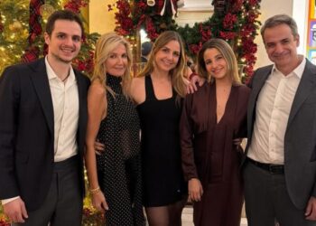 Μητσοτάκης: Ευχές για το 2026 με μήνυμα αισιοδοξίας