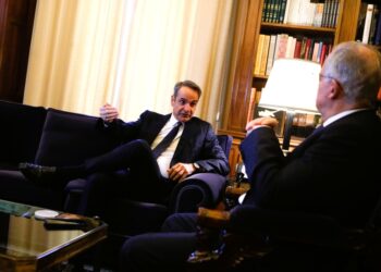 Ο πρωθυπουργός Κυριάκος Μητσοτάκης, με τον Πρόεδρο της Δημοκρατίας Κωνσταντίνο Τασούλα στο Προεδρικό Μέγαρο