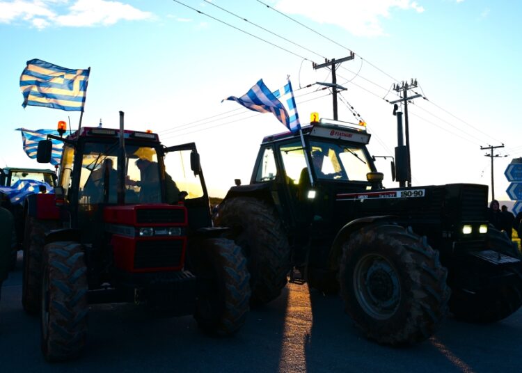 Ένα βήμα πίσω οι αγρότες για να ανοίξει ο διάλογος στο Μαξίμου