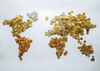 EY-Parthenon: Ελαφρά επιβράδυνση της παγκόσμιας οικονομίας το 2026