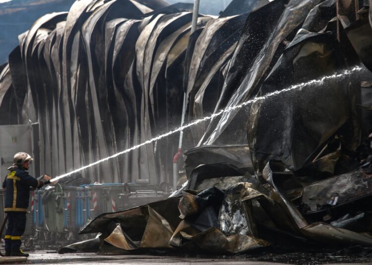 Τρίκαλα: Εντοπίστηκε και τέταρτη νεκρή στη φωτιά – Μία εργαζόμενη παραμένει αγνοούμενη