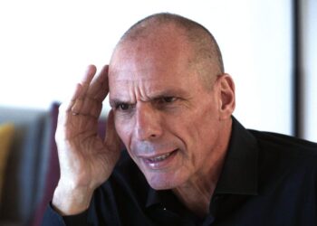 Η πιο αποκαλυπτική εξομολόγηση Βαρουφάκη: «Χόρευα 16 ώρες με ecstasy»