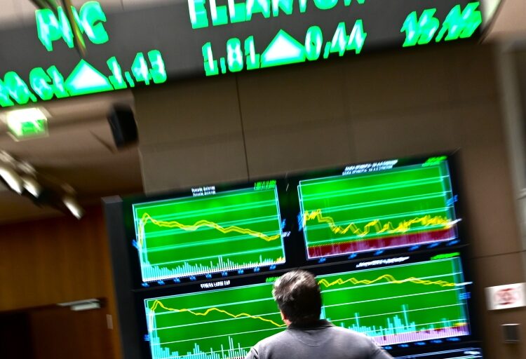 ΧΑ: Το re-rating δεν τελείωσε, αλλά αλλάζει πίστα – Οι 5 μετοχές που ξεχωρίζει η Optima για το 2026