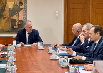 Θεοδωρικάκος: Προτεραιότητα η βιομηχανία – Νομοσχέδιο απλοποίησης διαδικασιών τον Φεβρουάριο