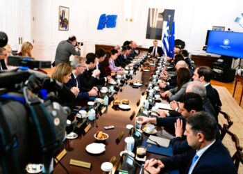 Μητσοτάκης στο υπουργικό: «Η σκέψη μας στα Τρίκαλα» – Έρευνα για ευθύνες μετά την τραγωδία στη Βιολάντα