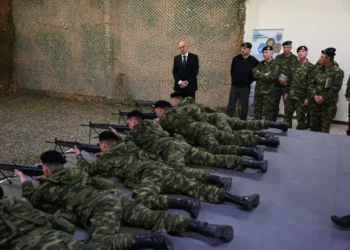 Η «Νέα Θητεία» ξεκινά: O Δένδιας αυστηρός για εκπαίδευση και σίτιση στρατευσίμων