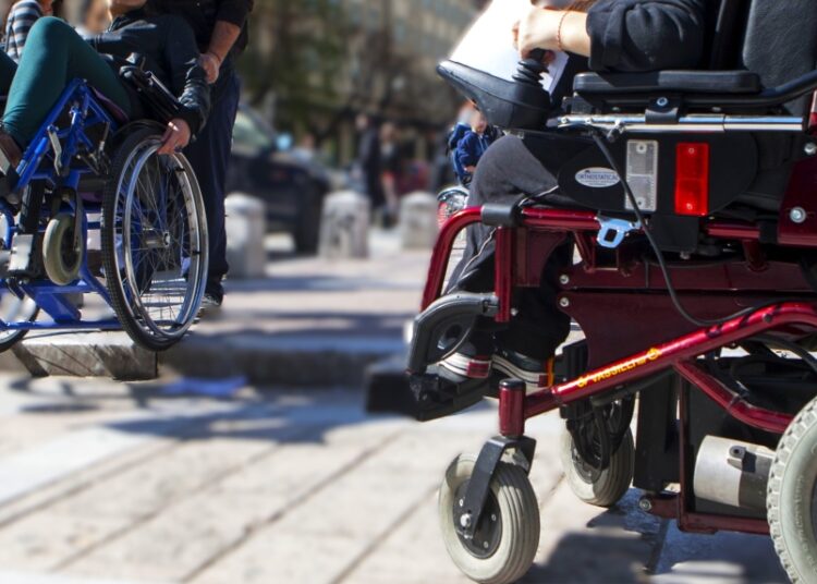 MyStreet 2.0: Ράμπες ΑμεΑ και απινιδωτές πλέον στον ψηφιακό χάρτη των πόλεων