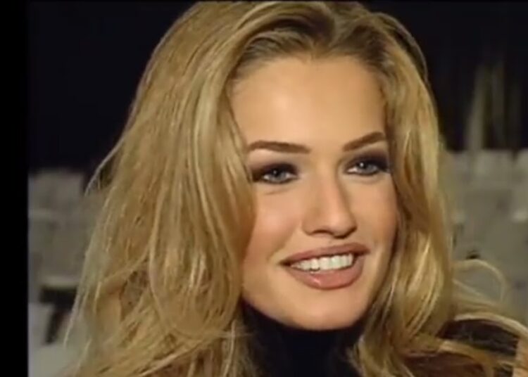 Το supermodel που μίλησε πριν σπάσει η σιωπή για το δίκτυο Epstein