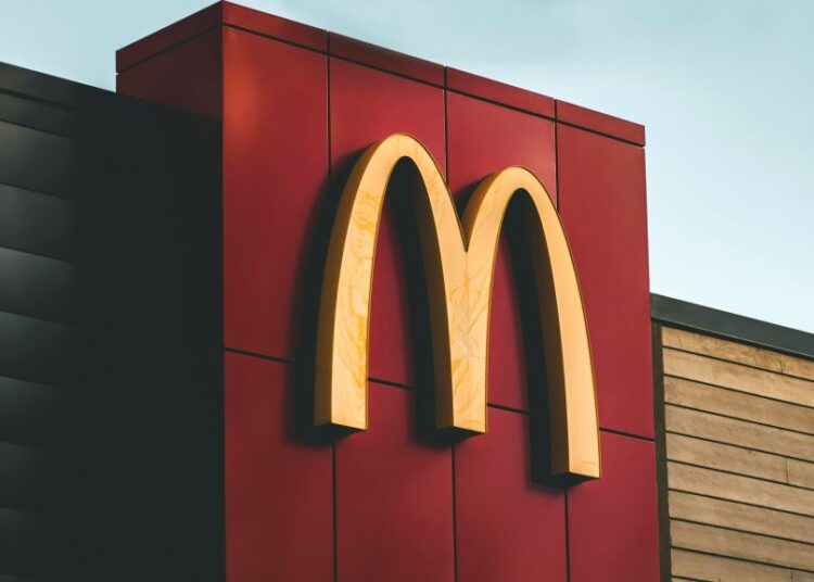 Η νέα γεωγραφία του fast food στην Ελλάδα: Ποια brands κερδίζουν έδαφος και γιατί