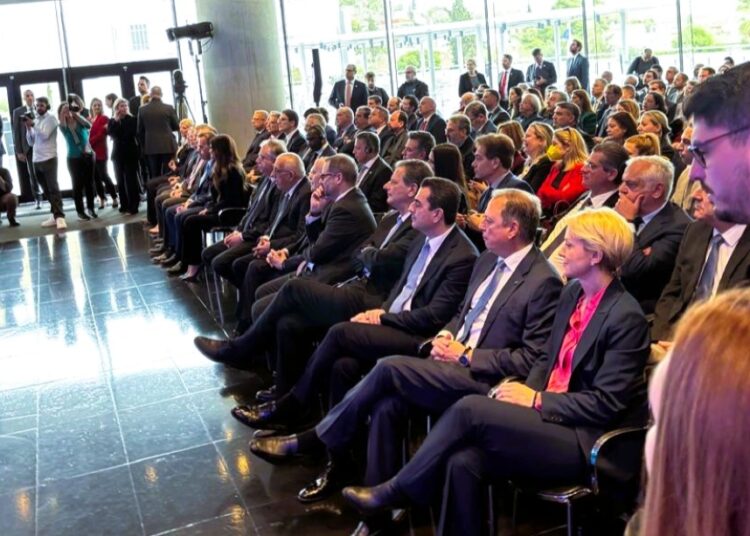 Live: Η παρουσίαση των συμβάσεων μίσθωσης Ελληνικού Δημοσίου-Chevron-HELLENiQ ENERGY