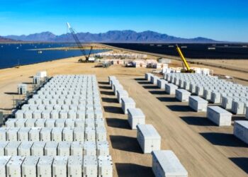 Το νέο «κρας τεστ» του grid από τον ΑΔΜΗΕ: 28 GW μπαταρίες ζητούν σύνδεση – Ποιοι θα προχωρήσουν και ποιοι κόβονται