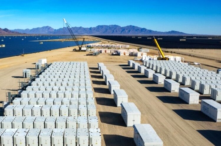 Το νέο «κρας τεστ» του grid από τον ΑΔΜΗΕ: 28 GW μπαταρίες ζητούν σύνδεση – Ποιοι θα προχωρήσουν και ποιοι κόβονται