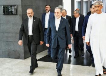 Συνομιλίες Ιράν-ΗΠΑ στο Ομάν: Καλή αρχή, δύσκολη συνέχεια