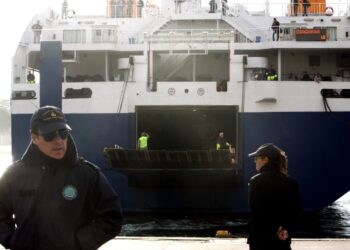 Ακτοπλοΐα: Σταδιακή αποκατάσταση δρομολογίων με 8 και 9 μποφόρ στο Αιγαίο