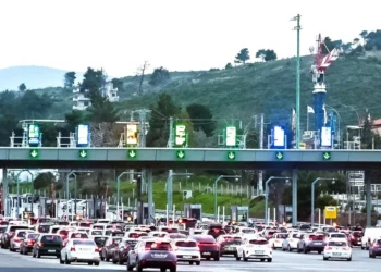 Επιστροφή εκδρομέων: Κυκλοφοριακή συμφόρηση σε Αθηνών-Κορίνθου και Αθηνών-Λαμίας