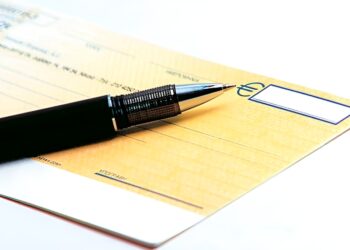 Ακάλυπτες επιταγές: Η σιωπηλή επιστροφή ενός παλιού κινδύνου στην αγορά