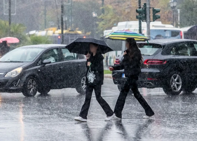 ΕΜΥ: Άστατος καιρός σήμερα σε όλη τη χώρα (live)
