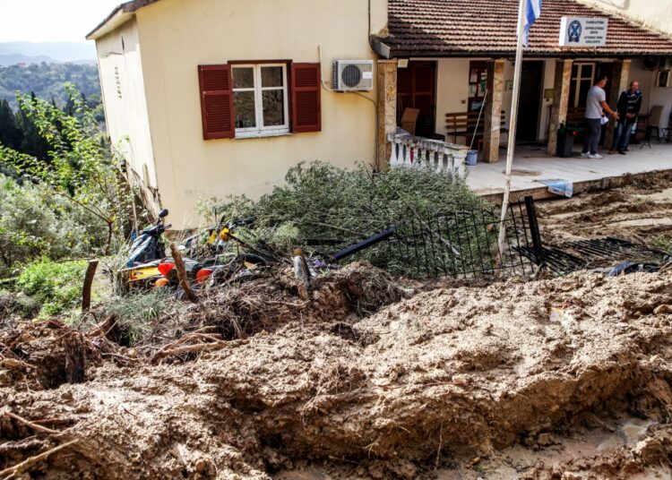 Ιόνια Νησιά – Πρέβεζα: Πλημμύρες, καθιζήσεις και κλειστοί δρόμοι από την έντονη βροχόπτωση