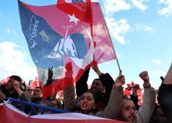 Κεμαλιστές «ξαναπιάνουν» τα Ίμια και πιέζουν για «περισσότερη δράση» στο Αιγαίο