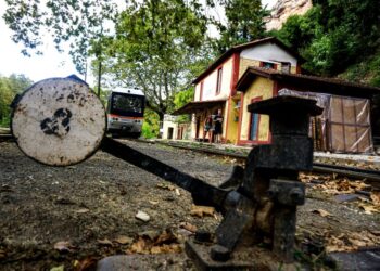 Προβλήματα στην υποδομή καθηλώνουν τον Οδοντωτό Σιδηρόδρομο Διακοπτού-Καλαβρύτων