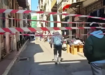 Ομόνοια: Καθίζηση άνοιξε τρύπα ενός μέτρου στην οδό Γερανίου – Διακοπή κυκλοφορίας