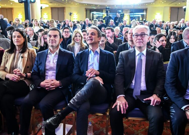 Live-Προσυνέδριο ΝΔ με θέμα το κοινωνικό κράτος: Έναρξη με ενός λεπτού σιγή για την τραγωδία στη Χίο