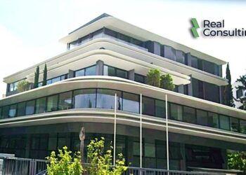 Real Consulting: Από τον έλεγχο πλειοψηφίας σε πολυμετοχικό μοντέλο ανάπτυξης – Κάτω από το 50% ο Βαρδινογιάννης