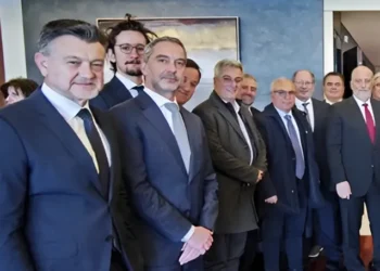 Ακτοπλοΐα: Κόστος, ρύποι και ρυθμιστικές ασάφειες πιέζουν τις γραμμές του Αιγαίου – Καμπανάκι ΣΕΕΝ για άμεσες αποφάσεις