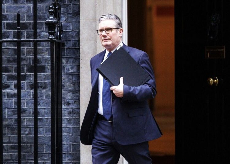 Η «σκιά» Έπσταϊν πάνω από τη Downing Street: Ο Στάρμερ υπό ανοιχτή αμφισβήτηση