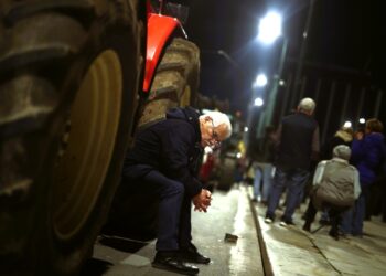 Ολοκληρώθηκε το αγροτικό συλλαλητήριο στο Σύνταγμα: Παραμένουν τα τρακτέρ