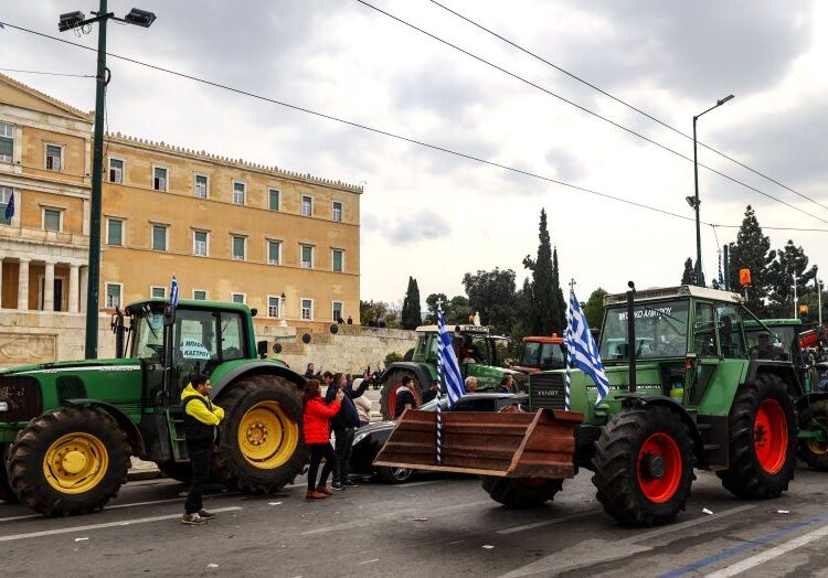 Αγρότες με τρακτέρ στο Σύνταγμα: Η ΑΔΕΔΥ επιχειρεί να πλαισιώσει το συλλαλητήριο της Παρασκευής