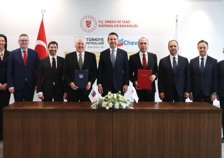 Τουρκία-Chevron: «Έπεσαν» οι υπογραφές για έρευνες και γεωτρήσεις