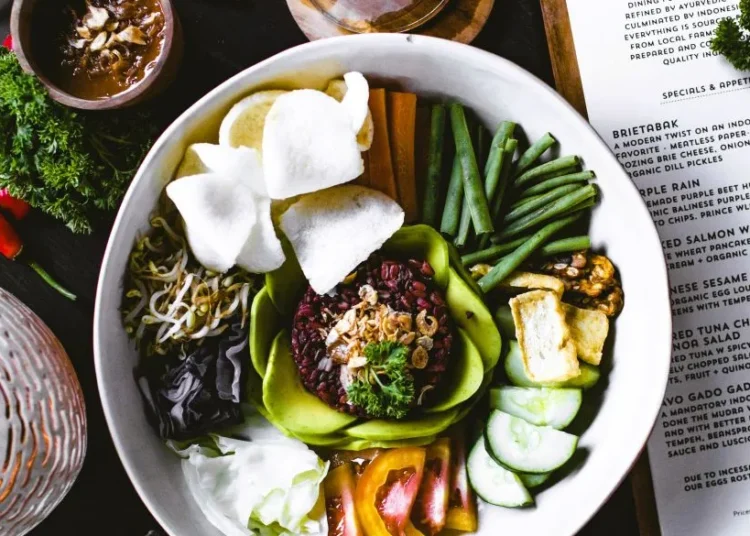 «Μικρό Πάσχα» η Σαρακοστή για το εμπόριο: Διψήφια άνοδος σε θαλασσινά και φυτικά προϊόντα