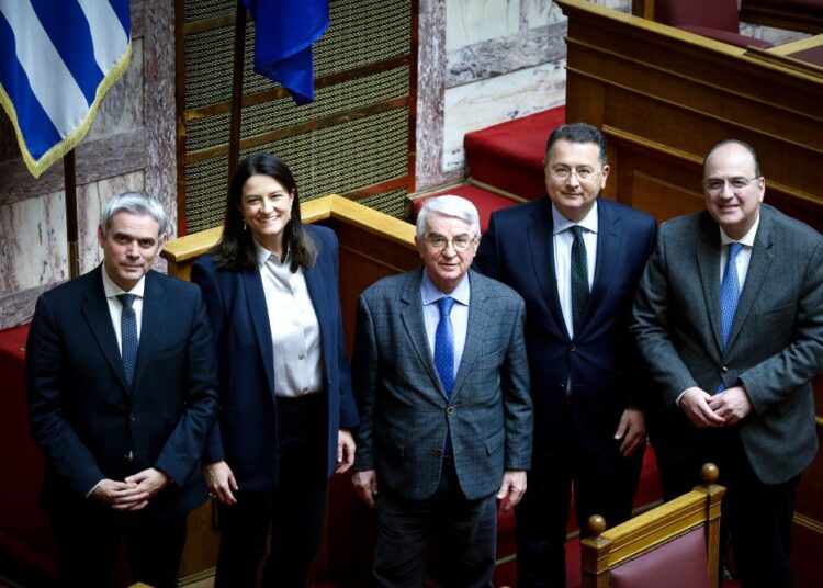 Εθνική Κοινωνική Συμφωνία: Ψηφίστηκε το νομοσχέδιο για τις Συλλογικές Συμβάσεις με 158 «ναι»