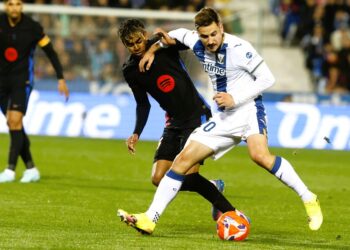 Επίσημο: Ο Χάβι Ερνάντεθ στο «τριφύλλι» – Ποιος είναι ο Ισπανός μπακ και τι προβλέπει η συμφωνία