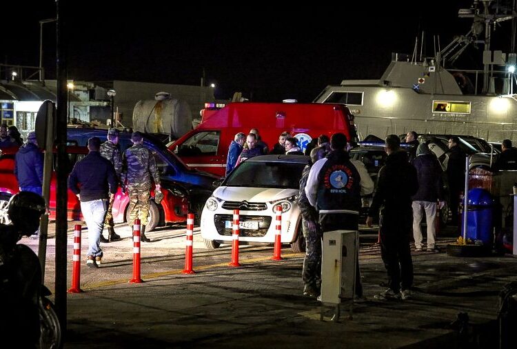 Τραγωδία στη Χίο: Πώς έγινε το πολύνεκρο δυστύχημα – Χωρίς φώτα το σκάφος των διακινητών