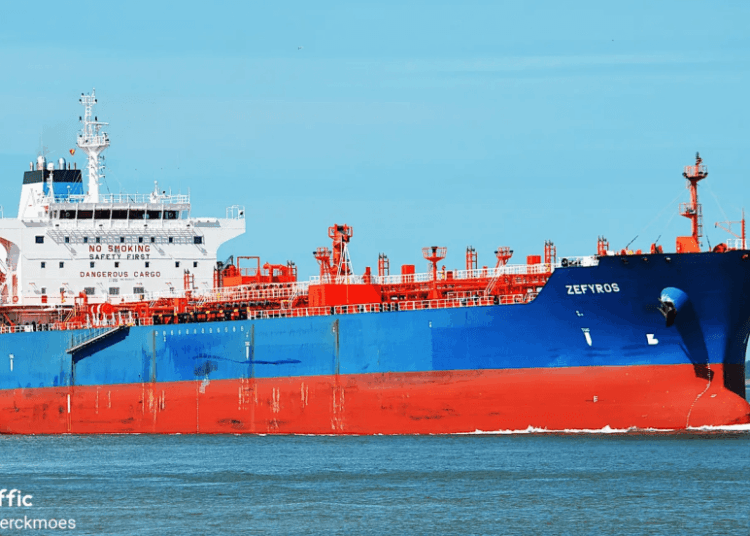 Επίθεση στο ελληνόκτητο δεξαμενόπλοιο Zefyros στον Περσικό Κόλπο – Ιδιοκτήτης Βασίλης Μιχαήλ, γαμπρός του Βακάκη των Jumbo