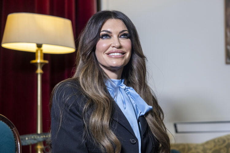 Επίσκεψη της πρέσβειρας των ΗΠΑ Kimberly Guilfoyle στην Θεσσαλονίκη, Πέμπτη 4 Δεκεμβρίου 2025. Η Αμερικανίδα Πρέσβειρα είχε συνάντηση με τον υφυπουργό Εσωτερικών - Μακεδονίας και Θράκης Κώστα Γκιουλέκα στο ΥΜΑΘ (ΒΑΣΙΛΗΣ ΒΕΡΒΕΡΙΔΗΣ /ΜΟΤΙΟΝΤΕΑΜ)