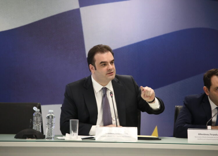 Μέτρα στήριξης 300 εκατ.: Αναλυτική εξειδίκευση για diesel, Fuel Pass και ακτοπλοϊκά