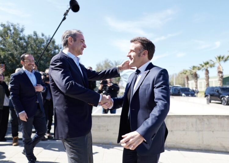 Μητσοτάκης – Μακρόν – Χριστοδουλίδης: Η Κύπρος δεν θα μείνει μόνη της