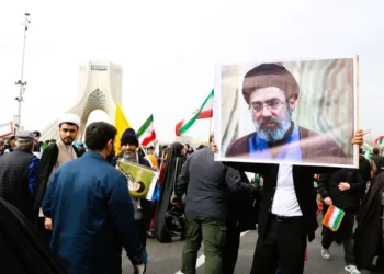 Ιράν: Τραυματισμένος αλλά ασφαλής ο ανώτατος ηγέτης Μοτζταμπά Χαμενεΐ