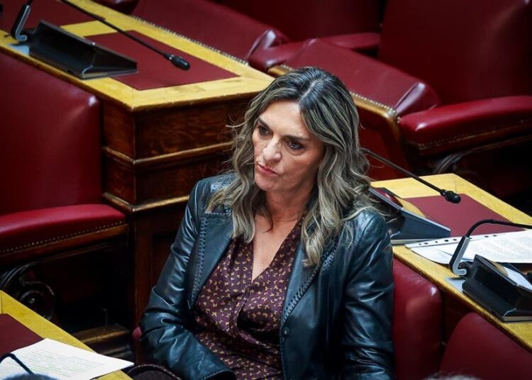 Νέα Αριστερά: Πρόεδρος η Πέτη Πέρκα μετά την παραίτηση Χαρίτση